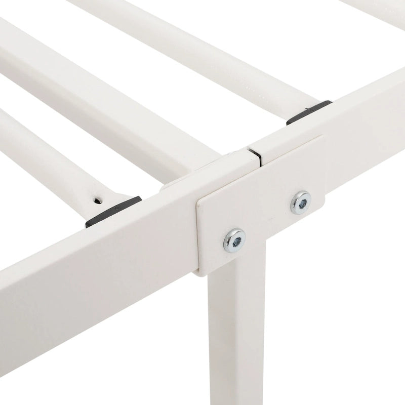 Cadre de lit plateforme moderne Claudia Iron pour lit king-size par Christopher Knight Home