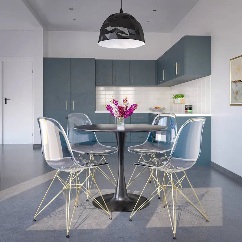 Chaises de salle à manger Cresco en plastique avec piètement Eiffel doré, lot de 2, par LeisureMod