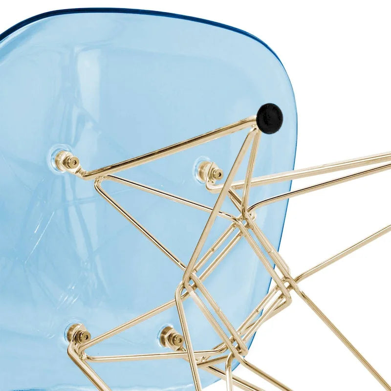 Chaises de salle à manger Cresco en plastique avec piètement Eiffel doré, lot de 2, par LeisureMod