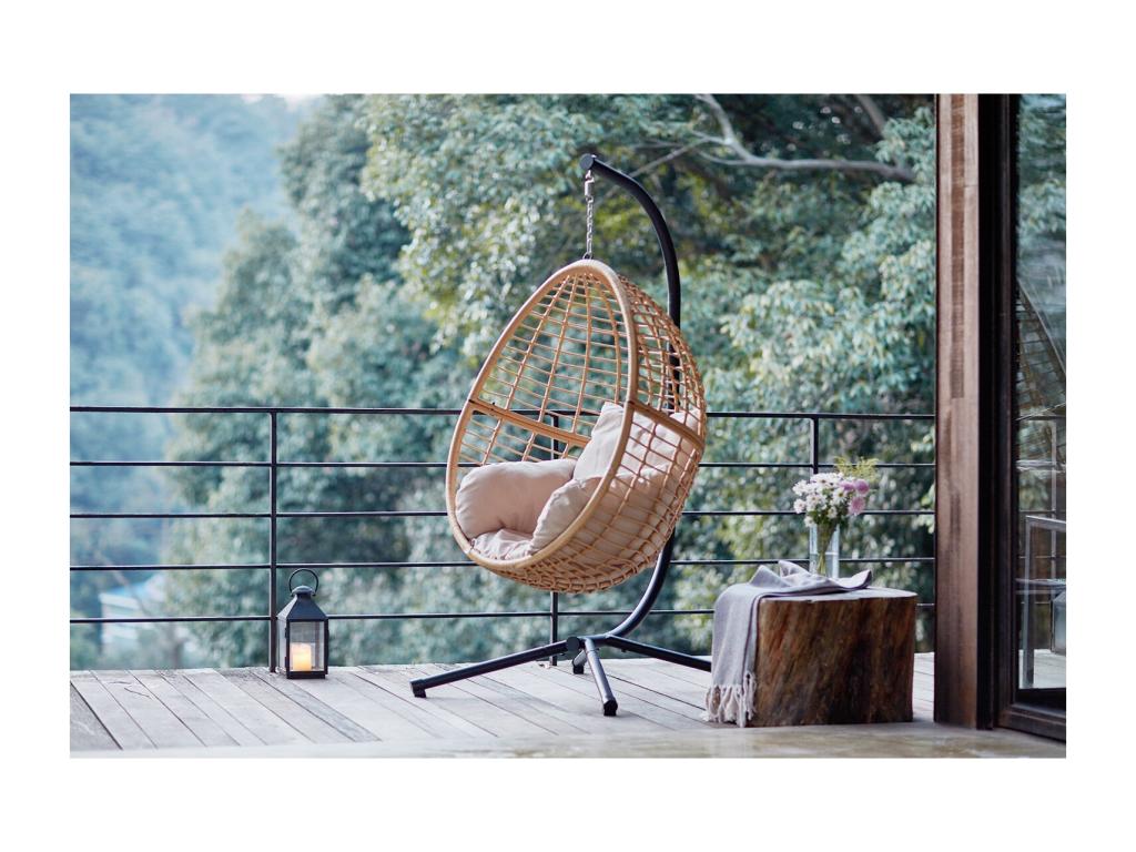 Fauteuil d'appoint en résine tressée noire