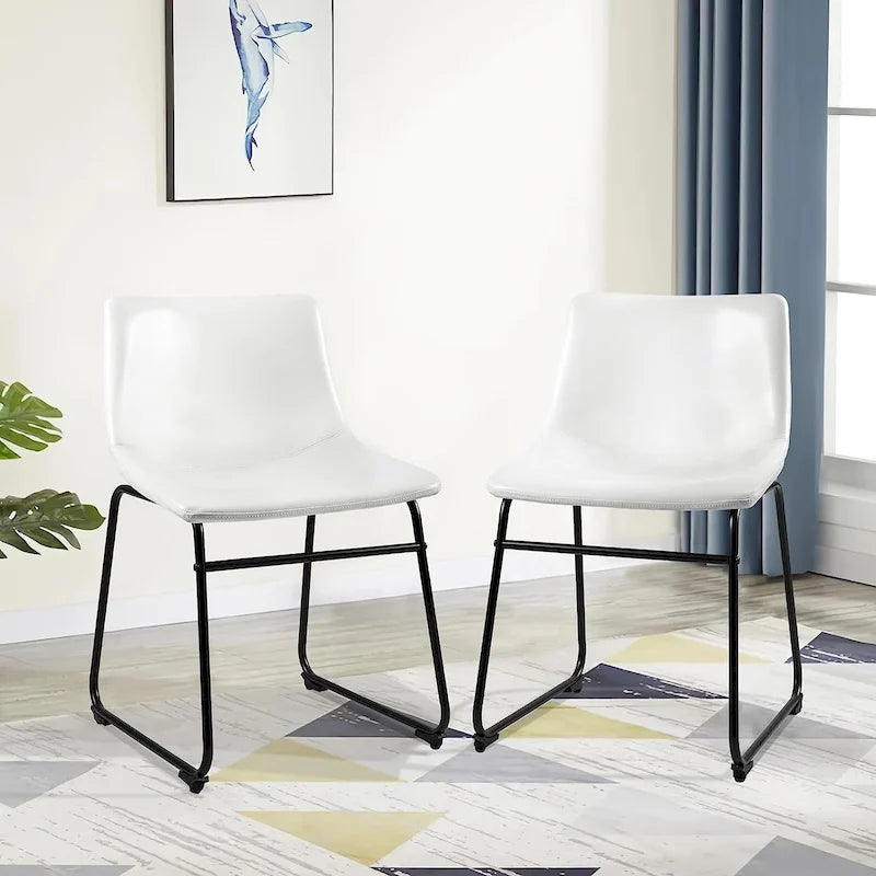 Ensemble de 2 chaises de salle à manger Bossin en similicuir, 45,7 cm (18 pouces), avec dossier et pieds en métal.