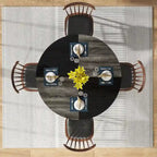 Table de salle à manger ronde avec étagères de rangement, 4 pieds en métal, plateau en bois, idéale pour la salle à manger ou le salon, coloris rustique marron et noir.