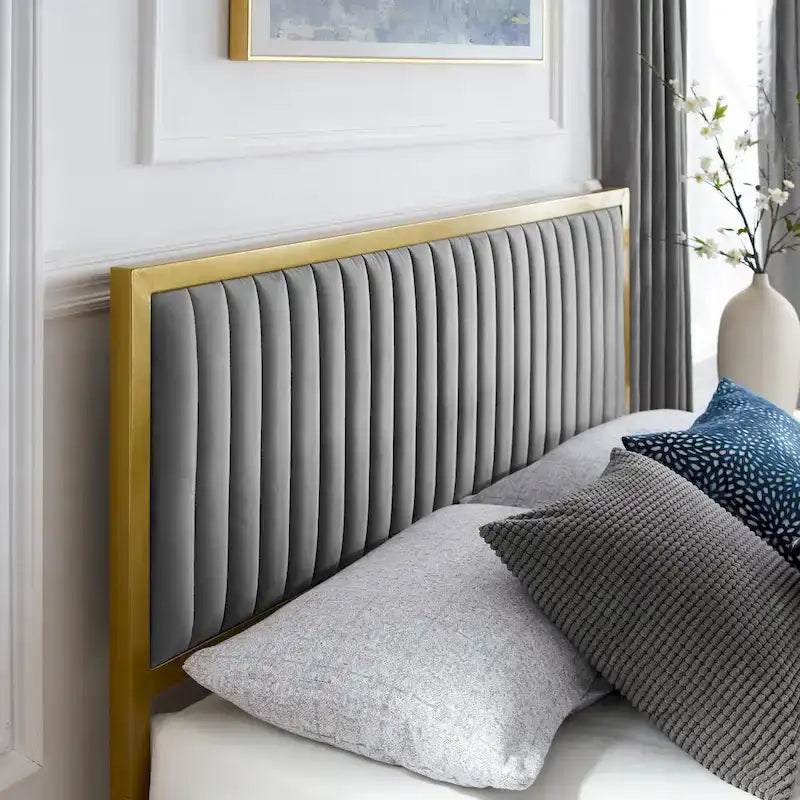 Lit plateforme en velours Corvus