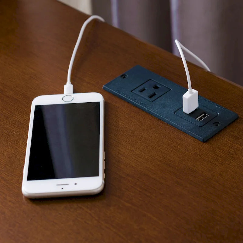 Table de chevet Coastal Charging à un tiroir