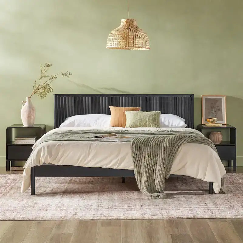 Lit king size en bois massif de style transitionnel Middlebrook Designs