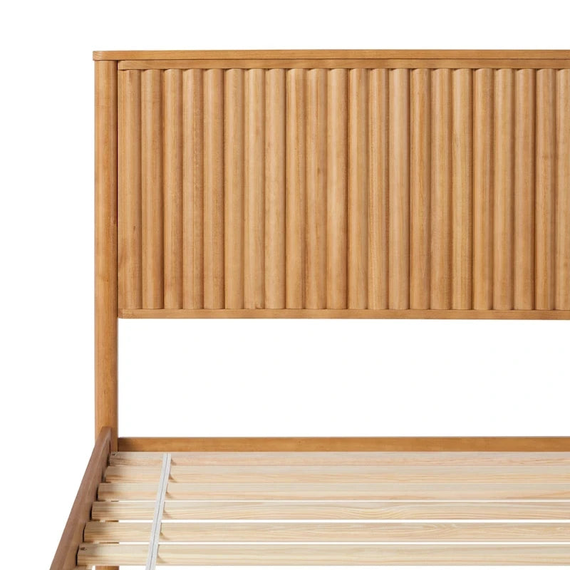 Lit king size en bois massif de style transitionnel Middlebrook Designs