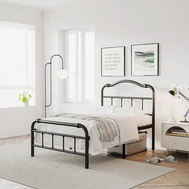 Cadre de lit robuste et stable de 35,5 cm (14 pouces) avec tête de lit à motif ondulé, sans sommier.