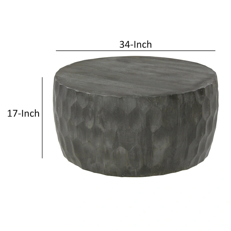 Table basse ronde en bois de 84 cm (33 pouces) de diamètre, en forme de tambour, avec motif géométrique sculpté, grise.