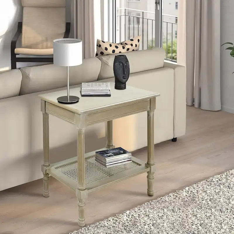 Table d'appoint Reine crème de Copper Grove avec étagère en rotin