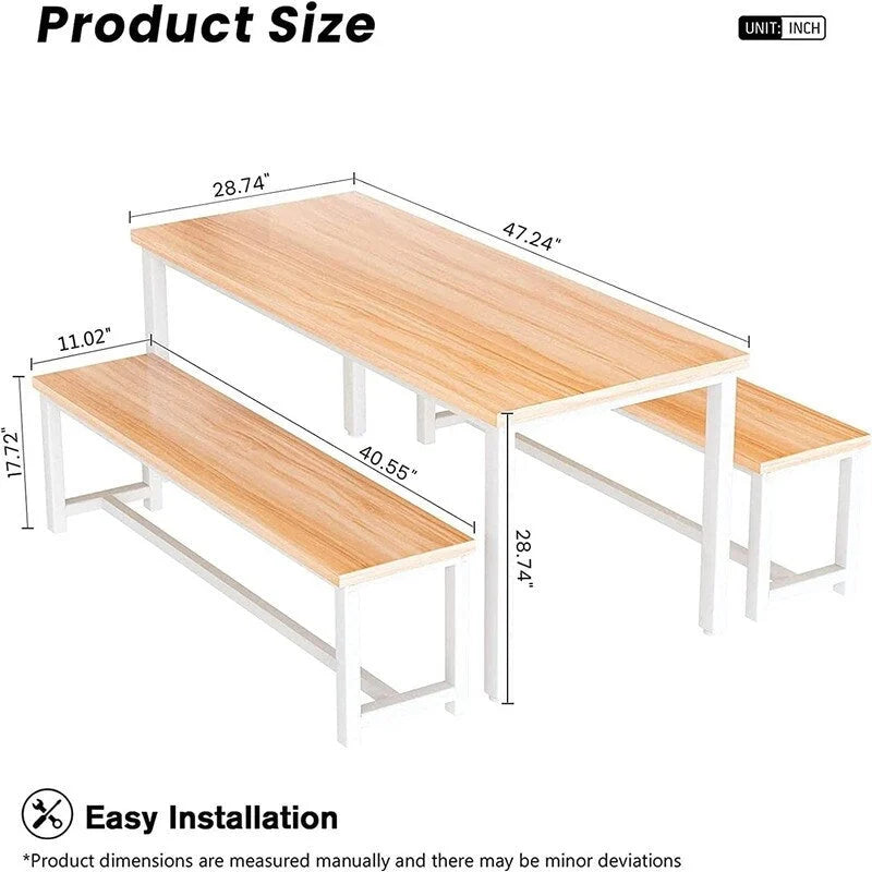 Ensemble de salle à manger de style simple et charmant, comprenant une table et deux bancs avec repose-pieds, pour la cuisine ou la salle à manger.