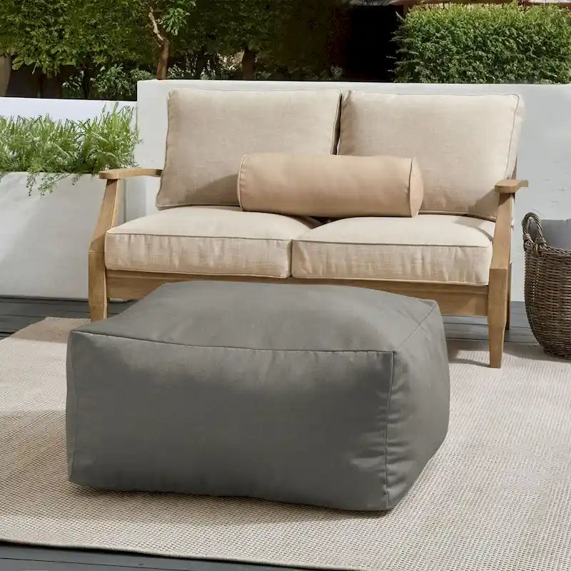 Pouf d'extérieur Sorra Home Sunbrella à bords francs