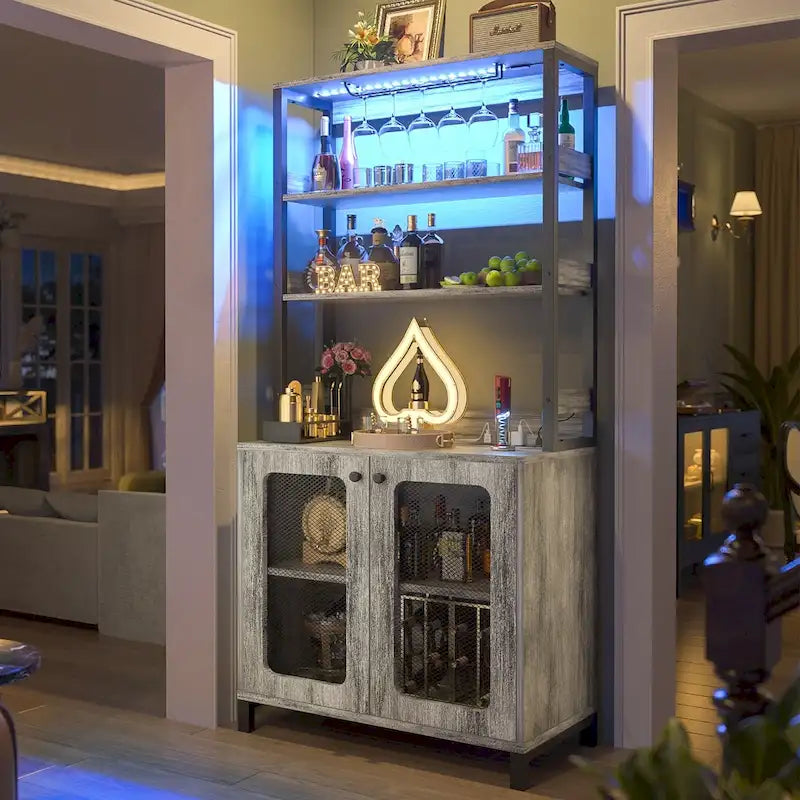 Meuble bar à vin de 67 pouces de haut avec éclairage LED, porte-verres, prises électriques et vitrine d'angle à 5 niveaux pour ustensiles.