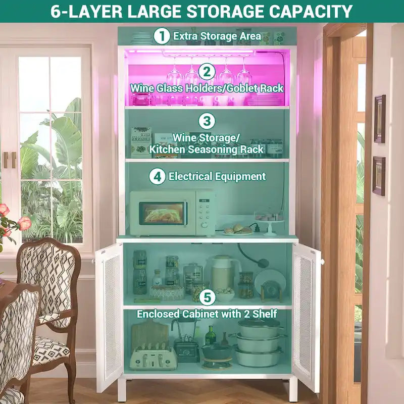 Meuble bar à vin de 67 pouces de haut avec éclairage LED, porte-verres, prises électriques et vitrine d'angle à 5 niveaux pour ustensiles.