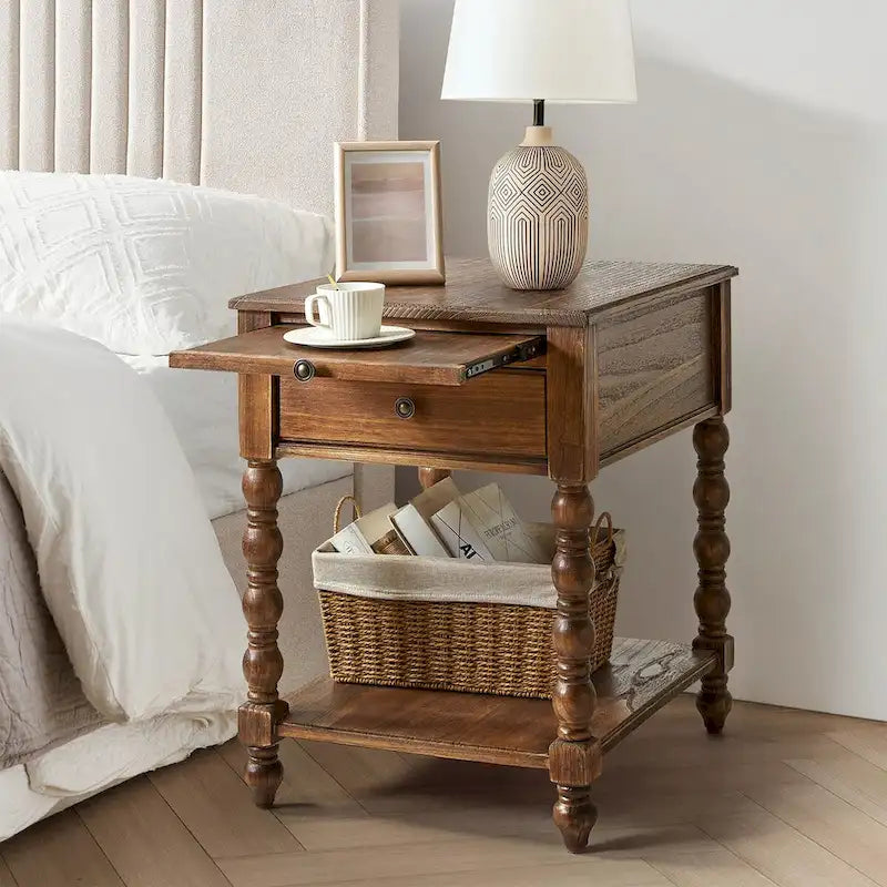 Table d'appoint traditionnelle Eric de 66 cm de haut en bois massif avec port USB, par HULALA HOME